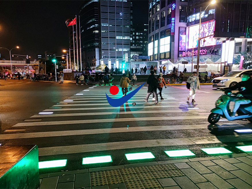 北京新中關購物中心.jpg